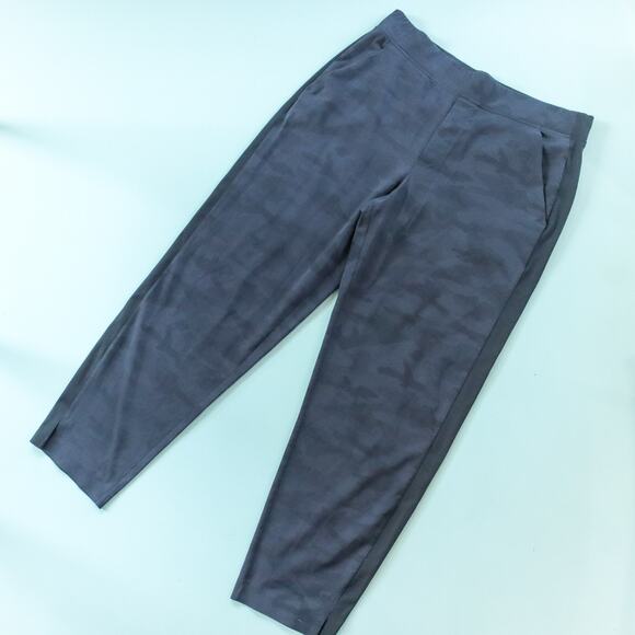Athleta Brooklyn Navy Blue Camo Straight Leg Ankle Athletic Pants Size 12 - Picture 2 of 10